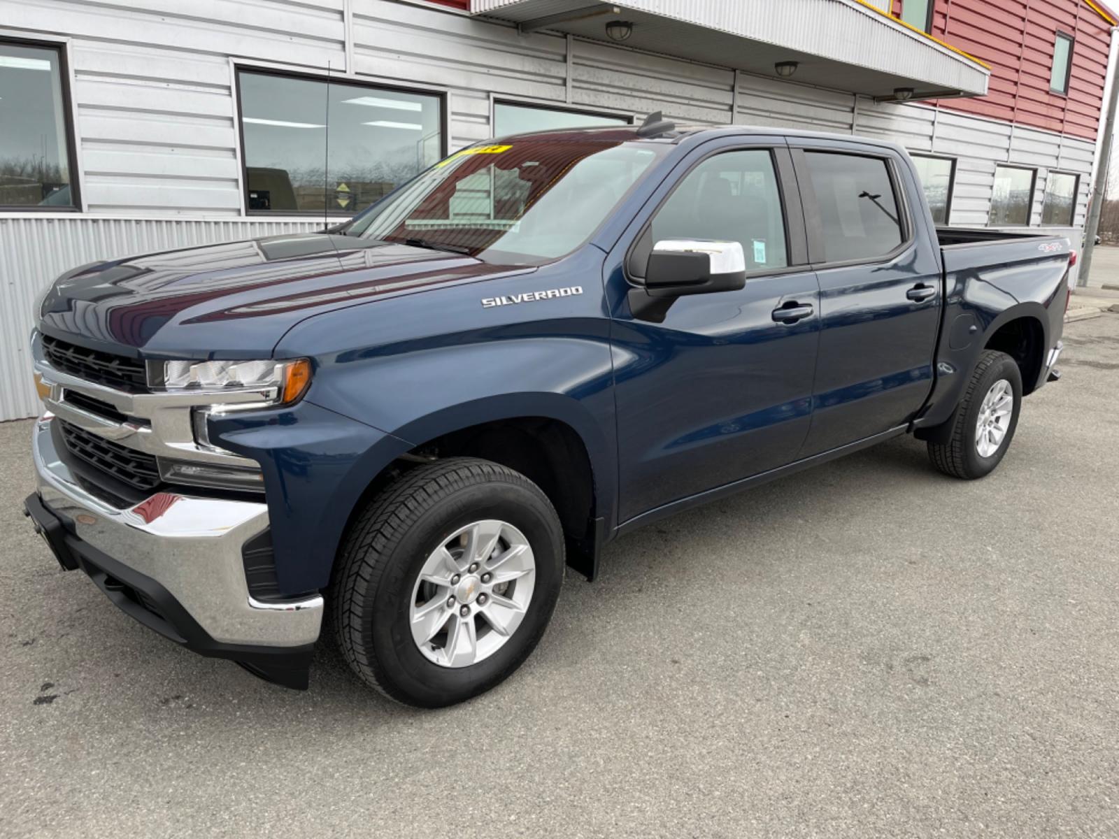 2022 BLUE /Black CHEVROLET SILVERADO 1500 LT (3GCUYDEDXNG) with an 5.3L engine, Automatic transmission, located at 1960 Industrial Drive, Wasilla, 99654, (907) 274-2277, 61.573475, -149.400146 - Photo #0